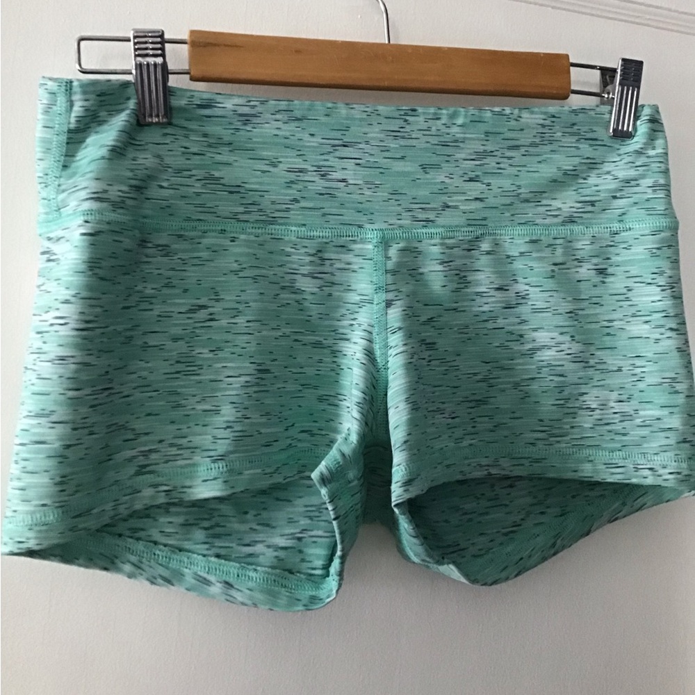 Fleo mint booty shorts size M